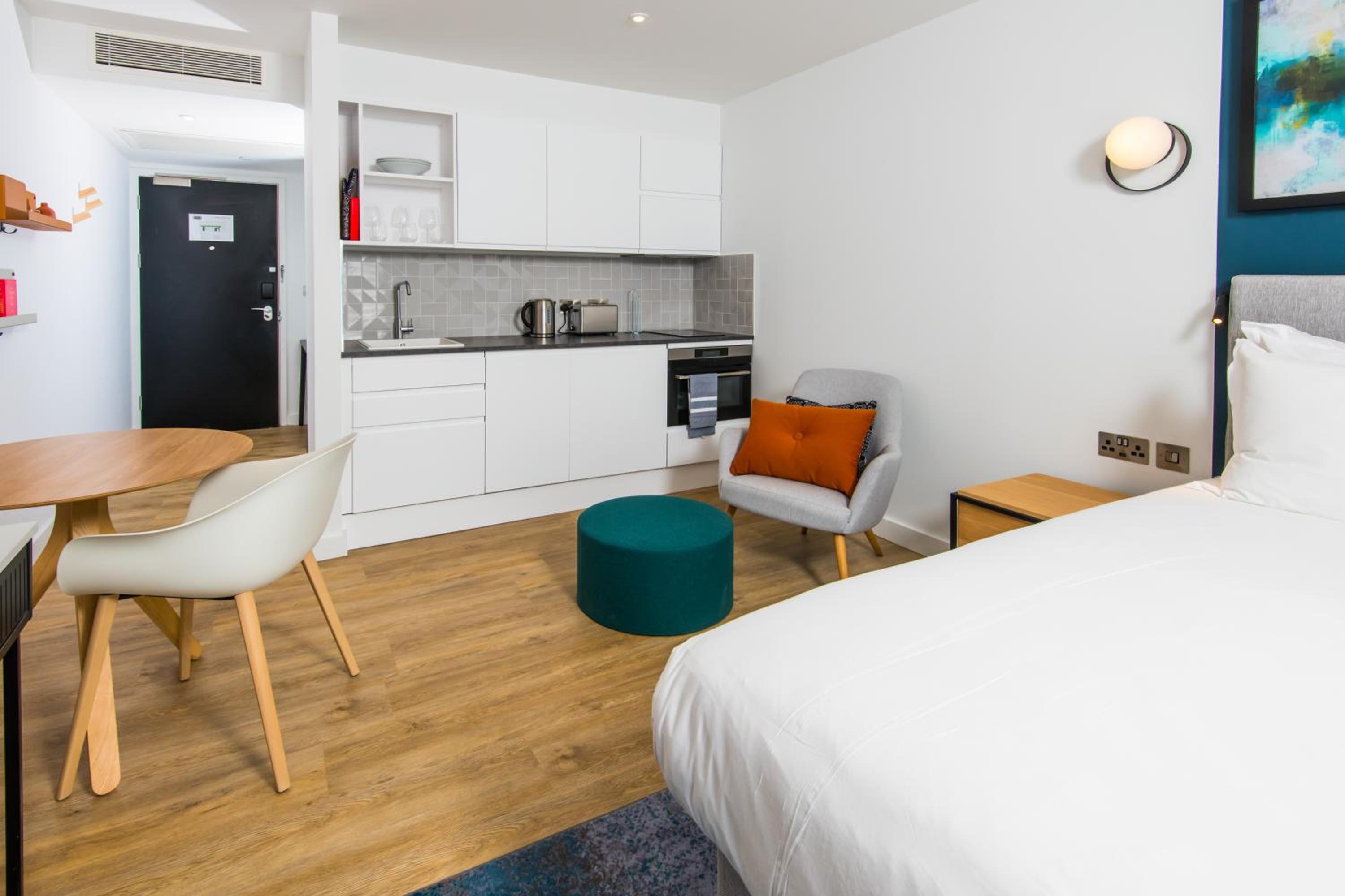 staybridge suites cardiff an ihg hotel
