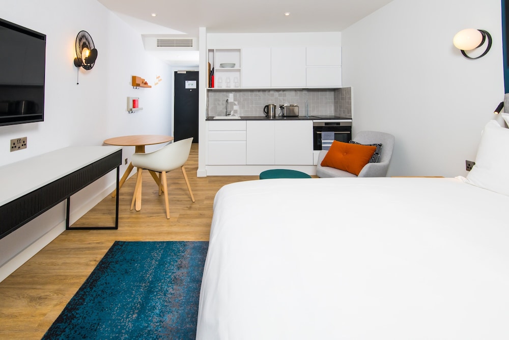 staybridge suites cardiff an ihg hotel