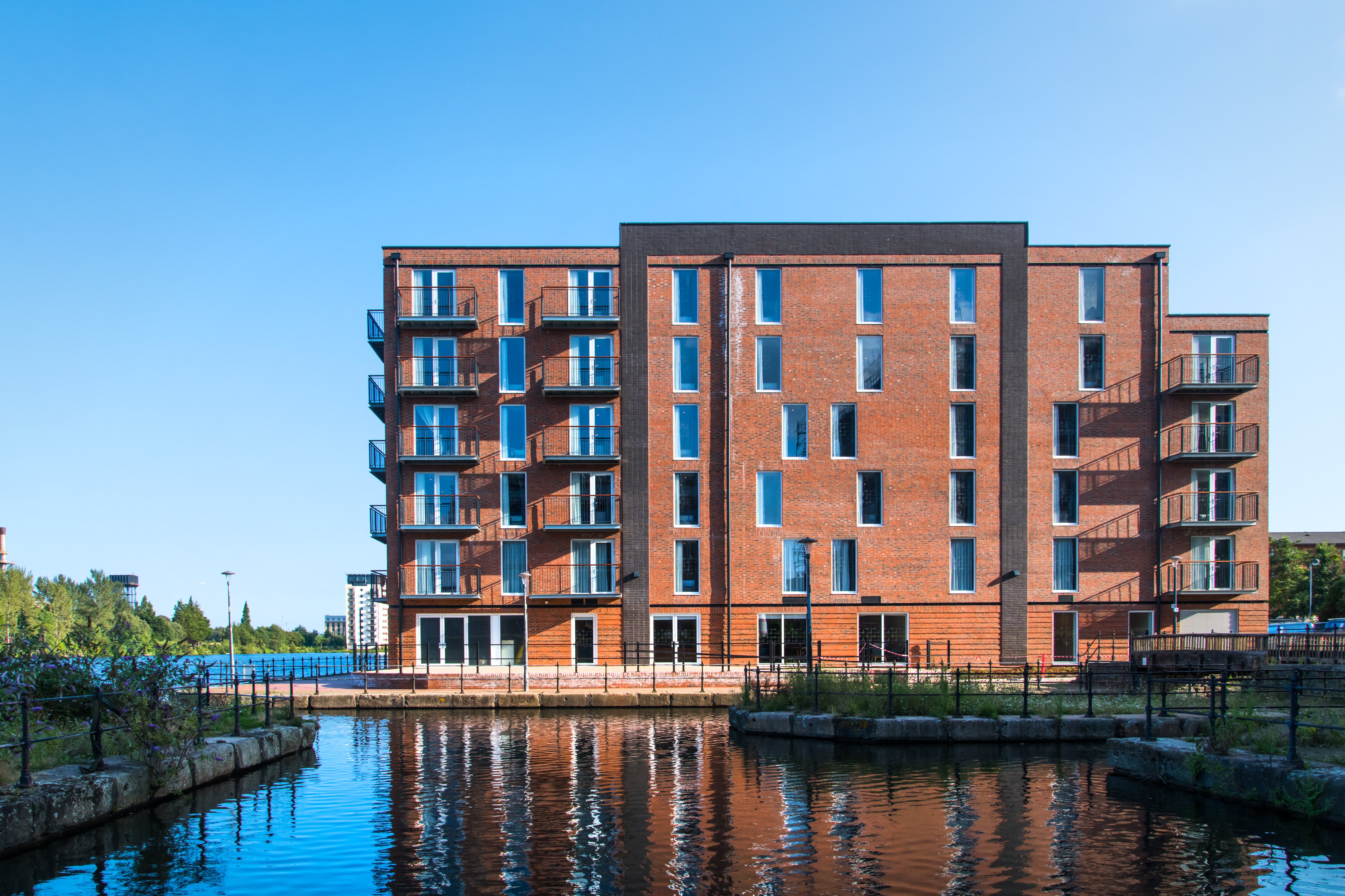staybridge suites cardiff an ihg hotel