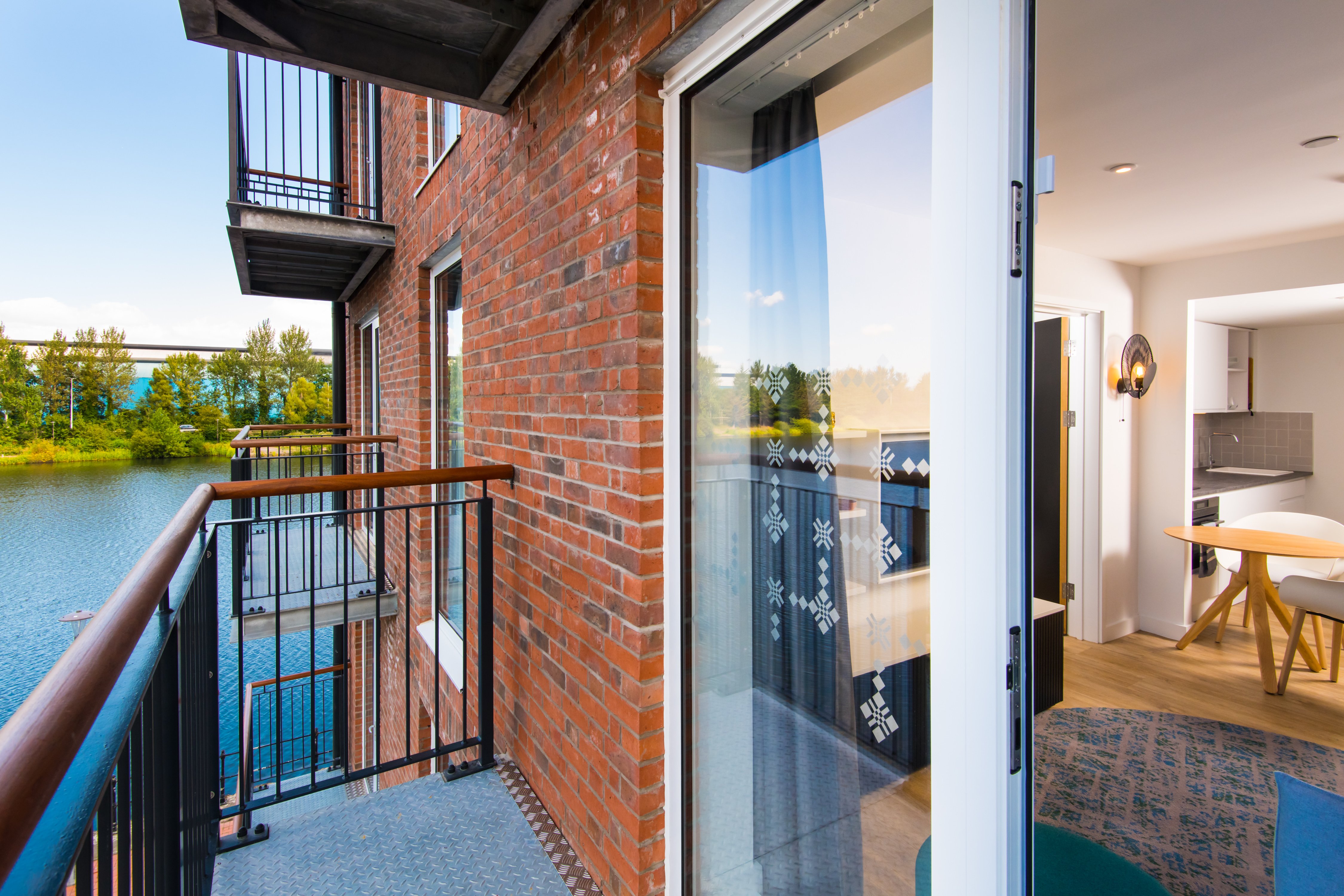 staybridge suites cardiff an ihg hotel