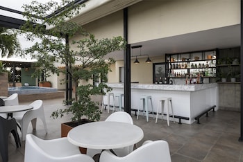 hilton garden inn cali ciudad jardin