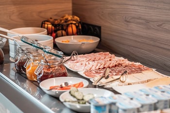 Holiday Inn Express Ajaccio, An Ihg Hotel,Ajaccio>>Acqua Doria,3 star