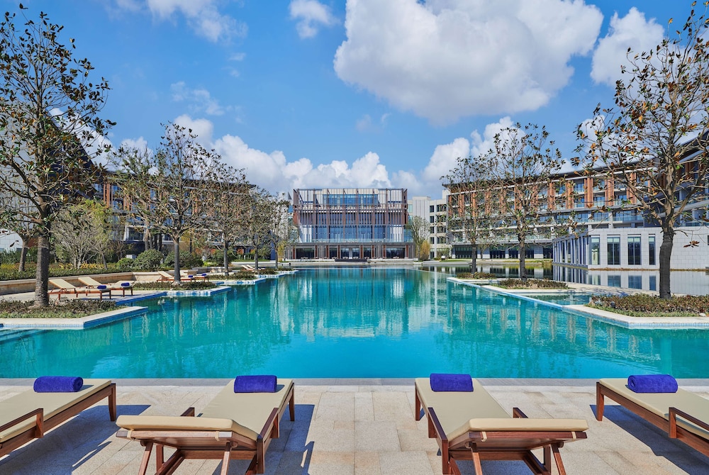 hilton shanghai fengxian