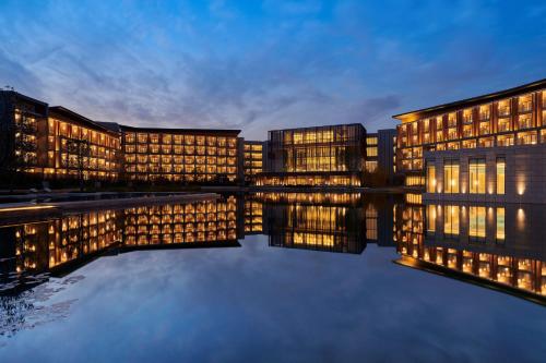 hilton shanghai fengxian