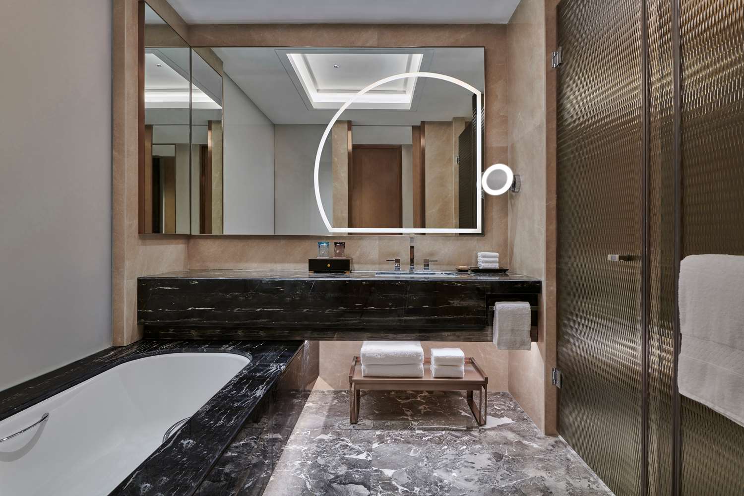 hilton yancheng