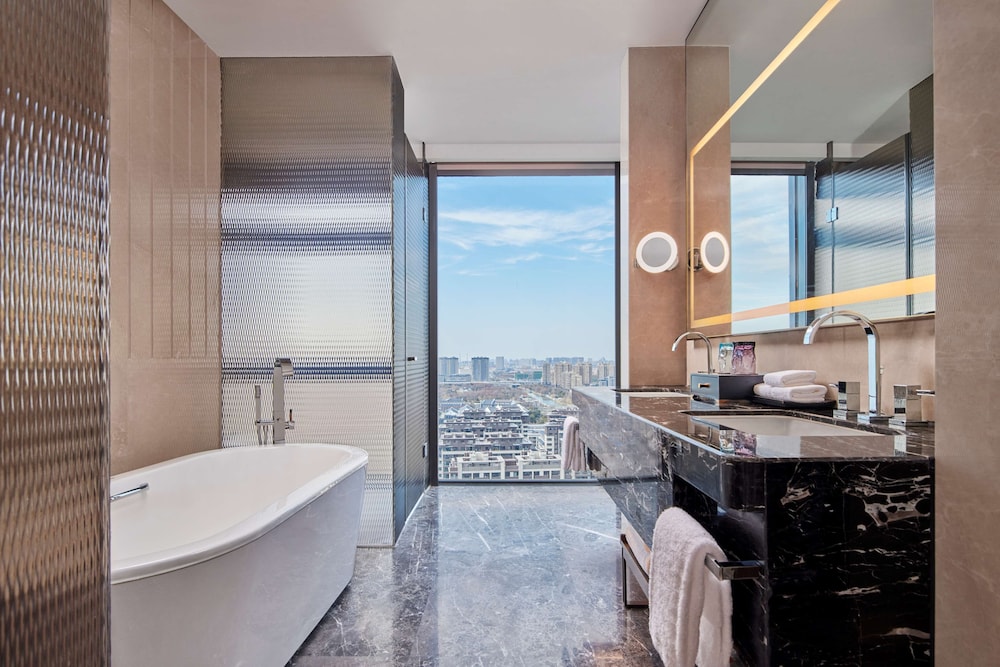 hilton yancheng