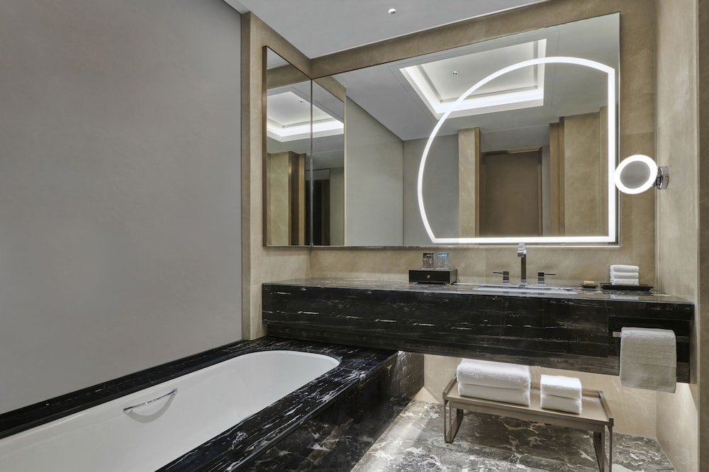 hilton yancheng