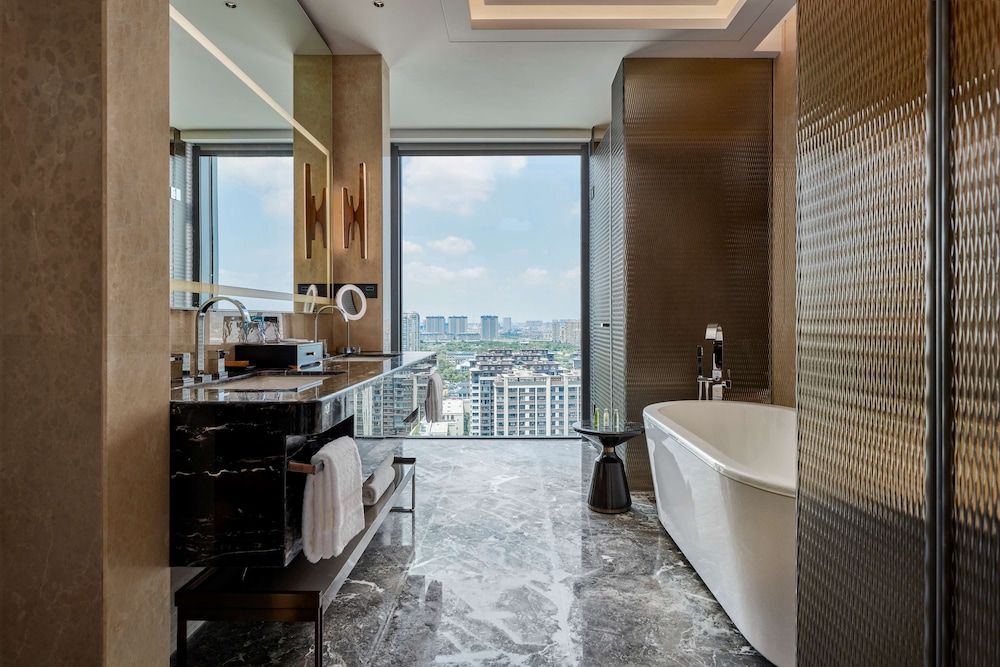 hilton yancheng