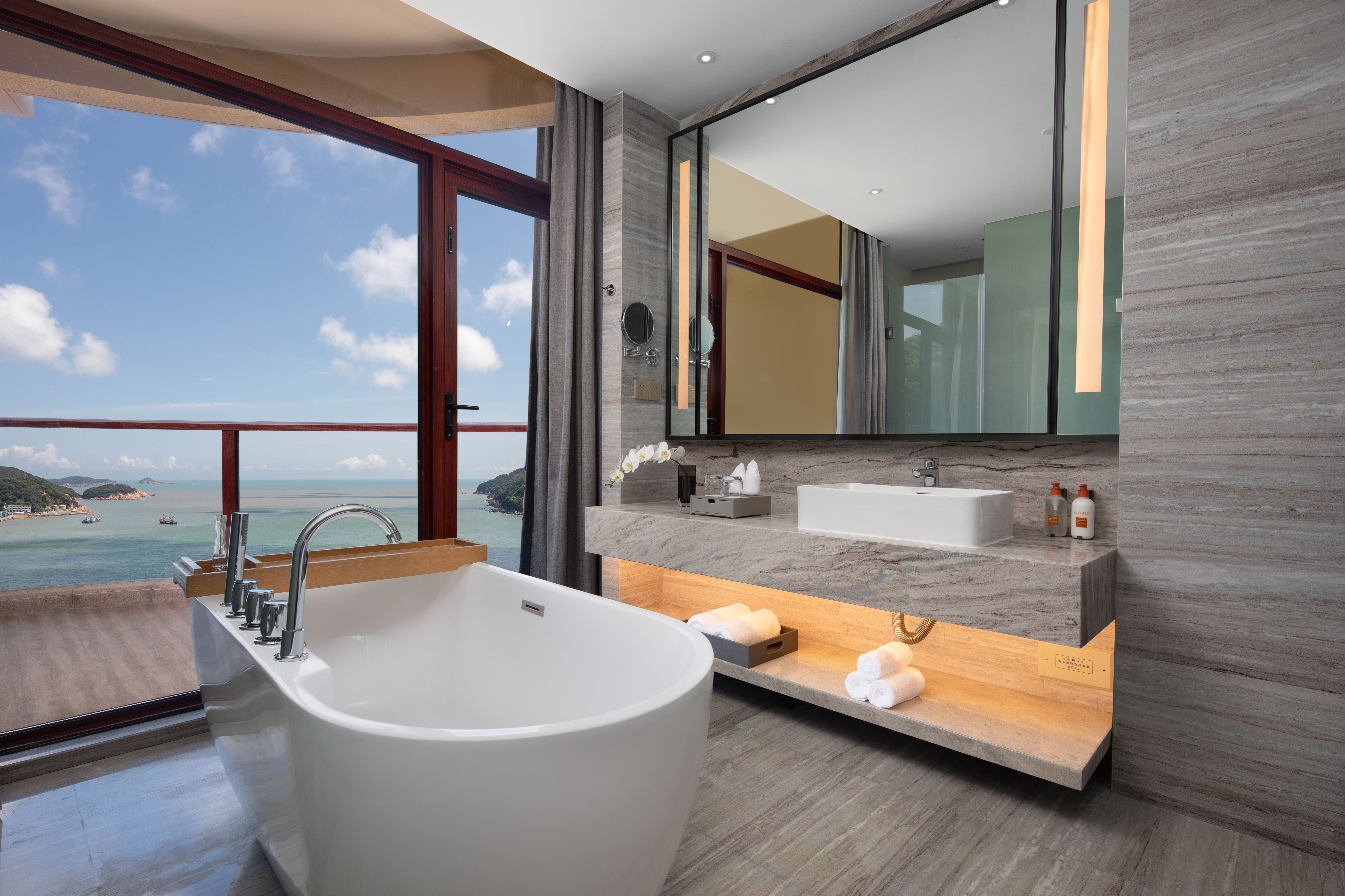 crowne plaza zhoushan seaview an ihg hotel