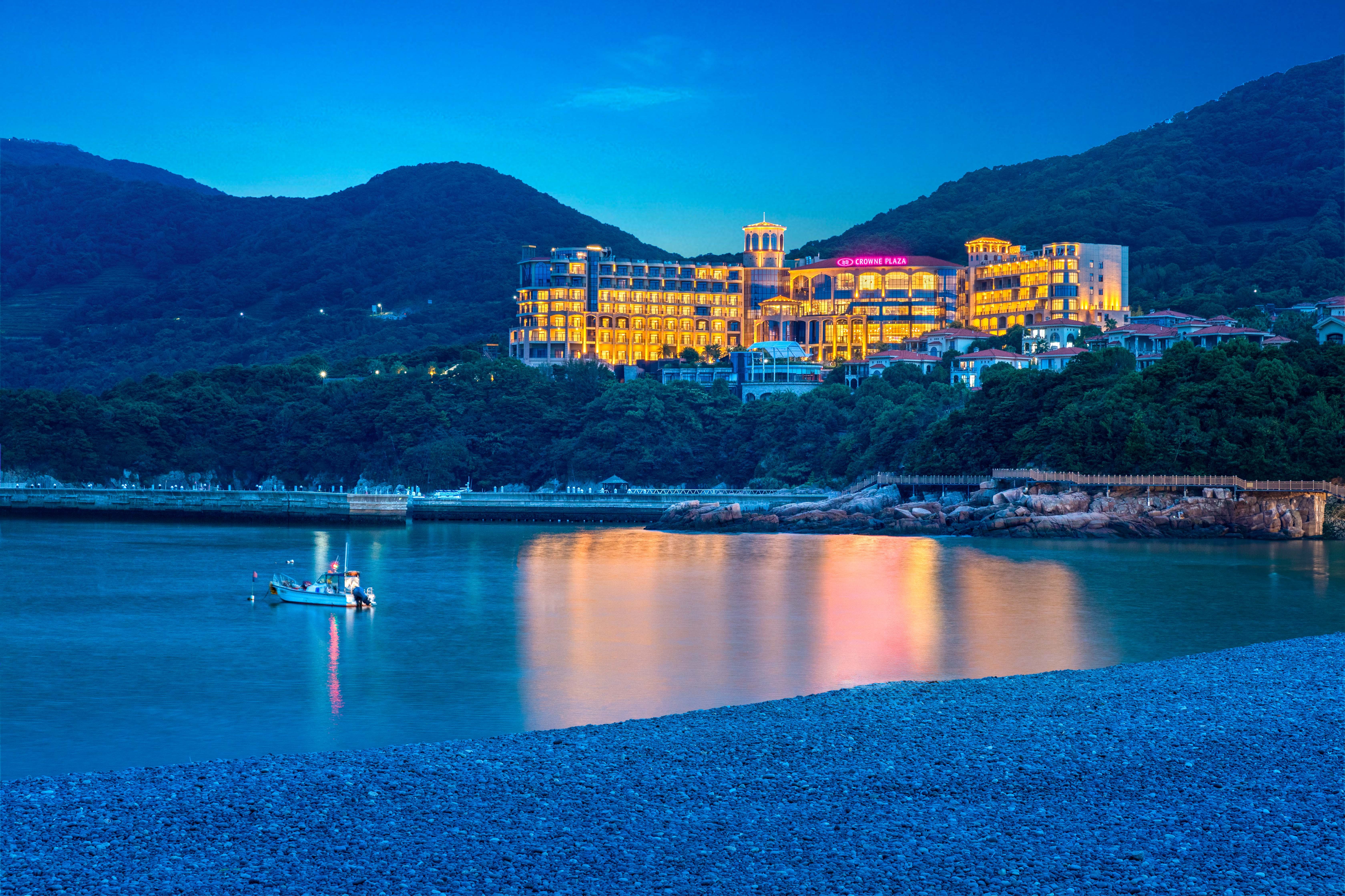 crowne plaza zhoushan seaview an ihg hotel