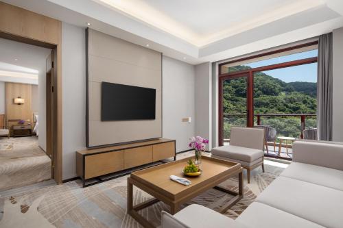 crowne plaza zhoushan seaview an ihg hotel