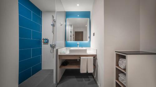 holiday inn express shanghai qingpu new city an ihg hotel