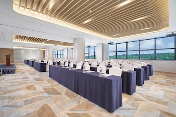 holiday inn express chongqing airport zone an ihg hotel