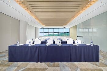 holiday inn express chongqing airport zone an ihg hotel