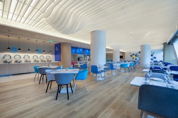 Holiday Inn Express Chongqing Airport Zone, An Ihg Hotel,Chongqing North Railway Station>>Chongqing,2.5 star