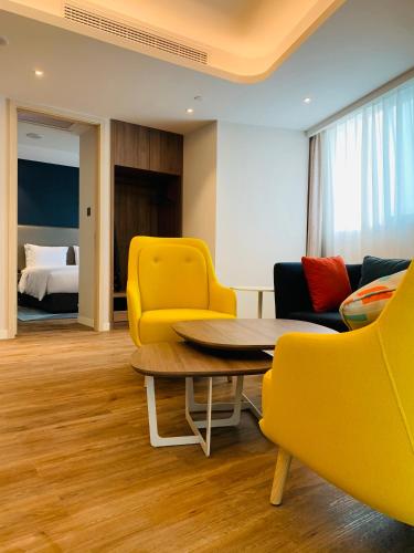holiday inn express chongqing airport zone an ihg hotel