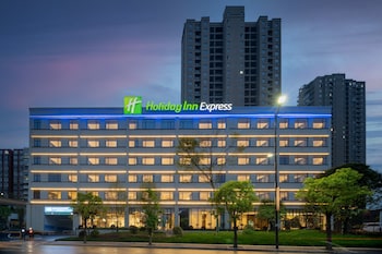 Holiday Inn Express Jingdezhen Ancient Town, An Ihg Hotel,Jingdezhen Railway Station>>Jingdezhen,2.5 star