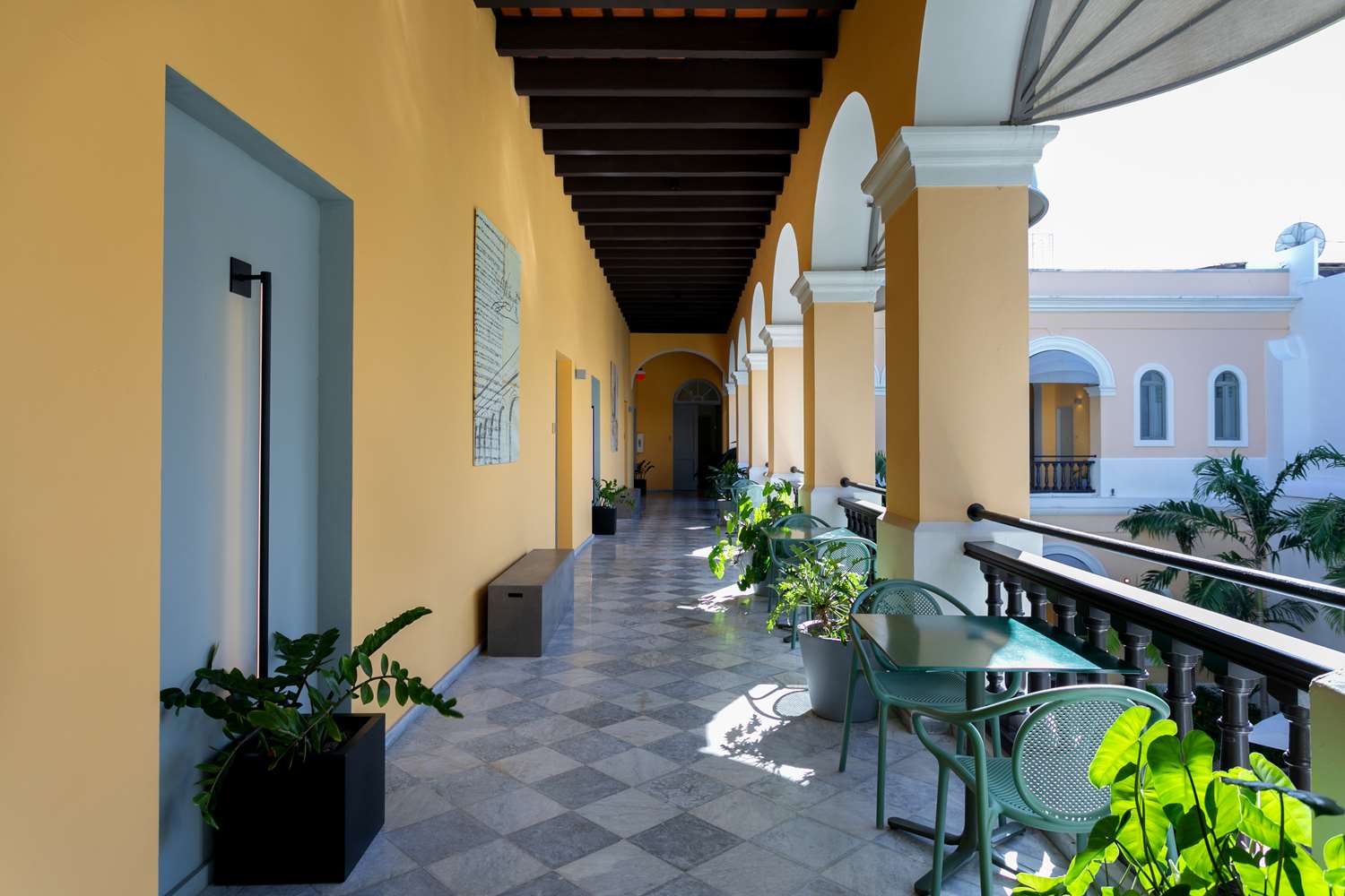 palacio provincial adults only