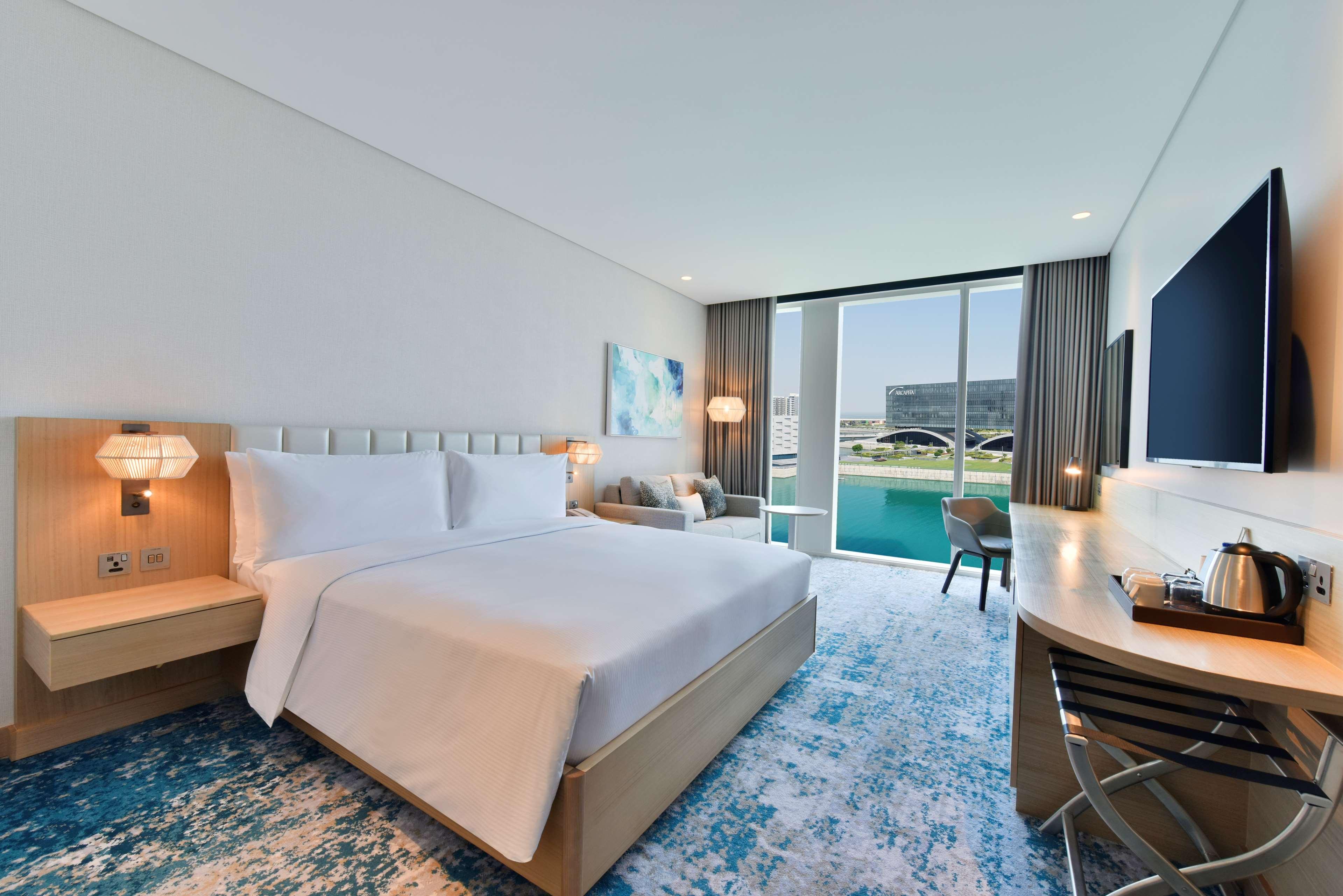 hilton garden inn bahrain bay