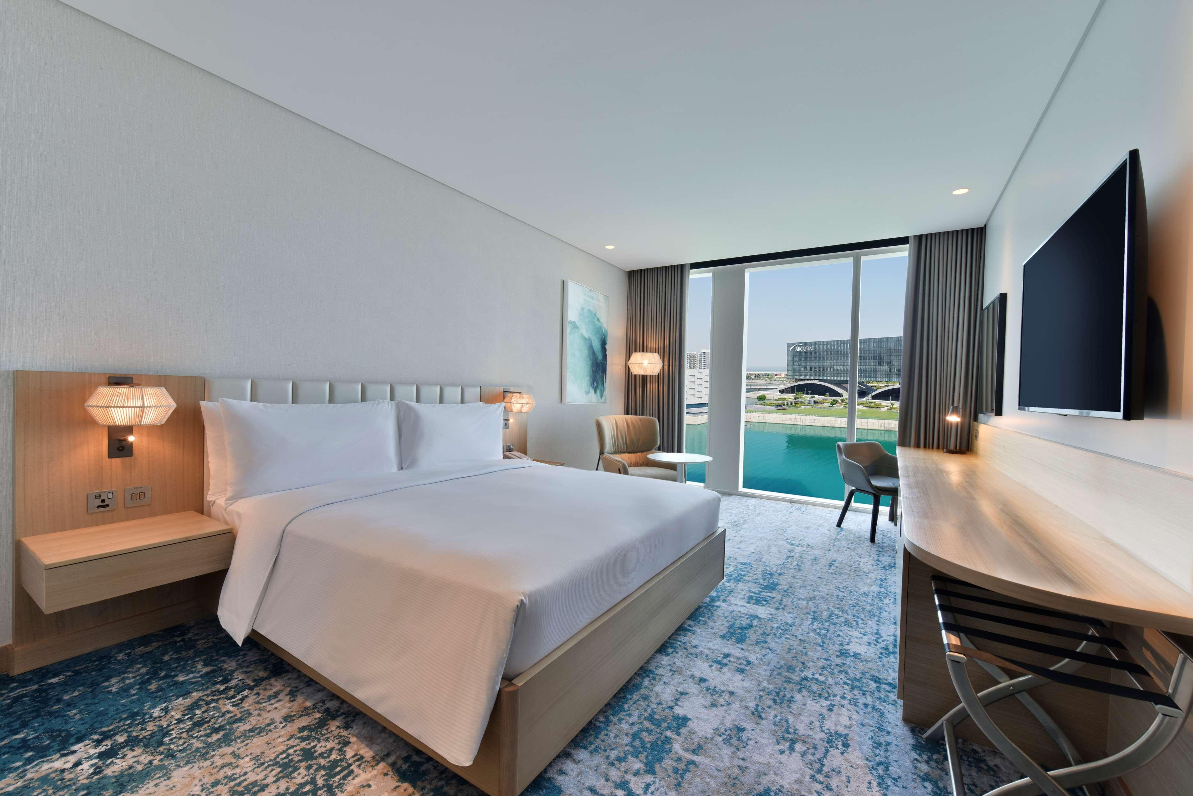 hilton garden inn bahrain bay