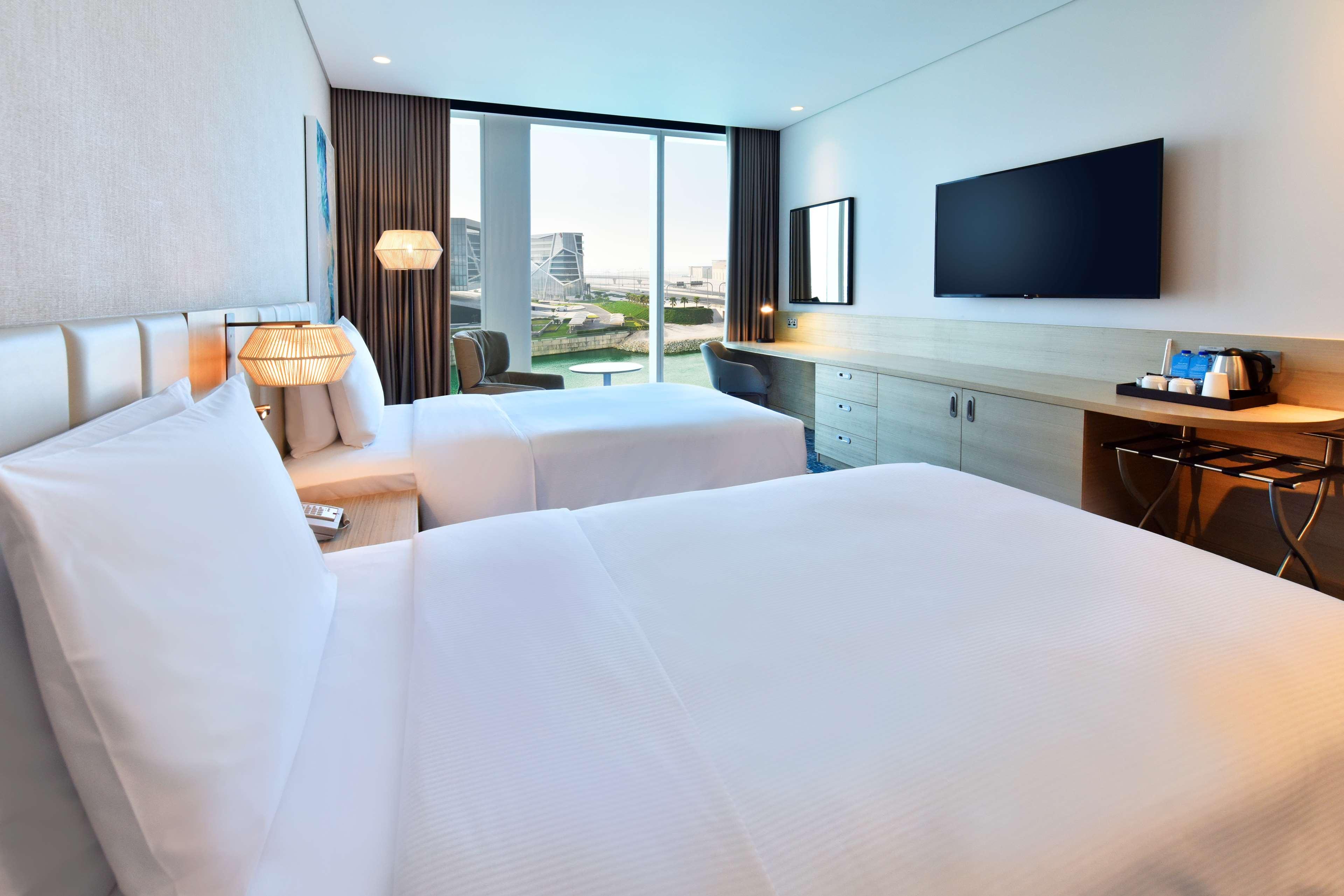 hilton garden inn bahrain bay