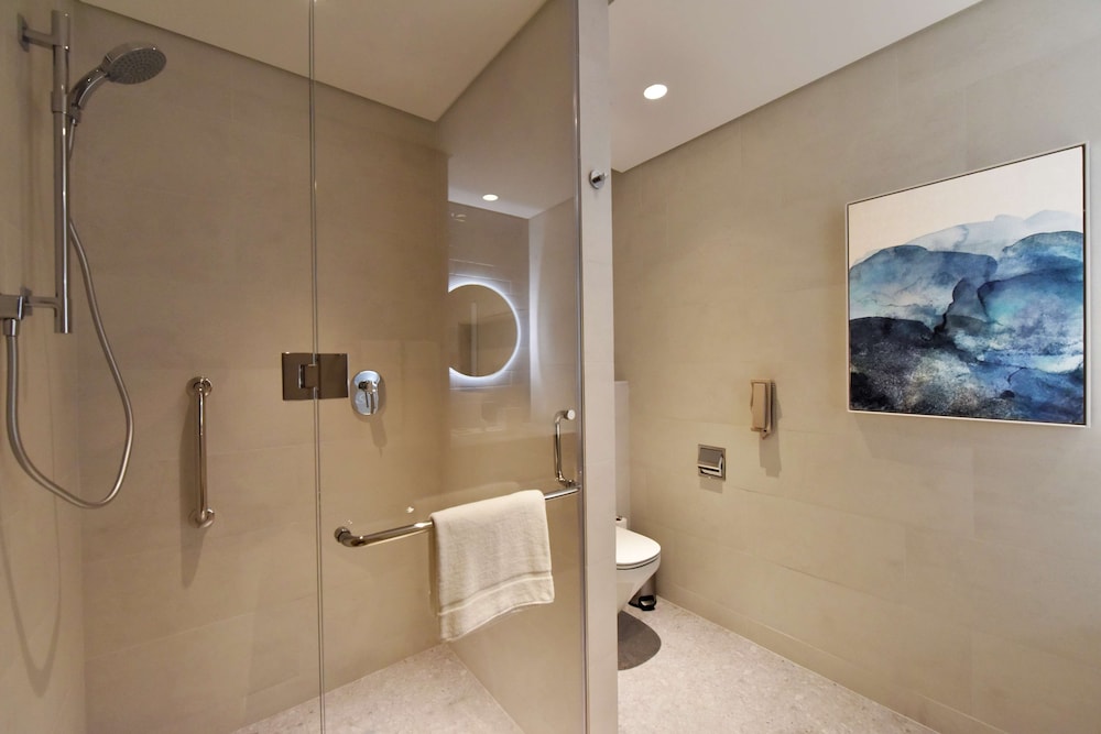 hilton garden inn bahrain bay