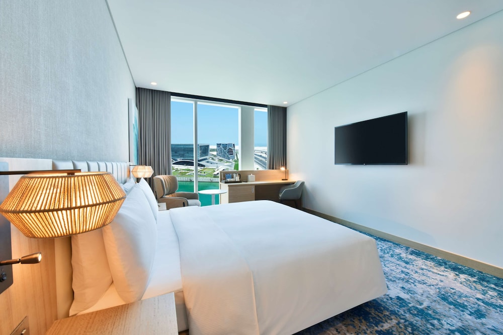 hilton garden inn bahrain bay