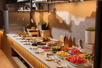hilton garden inn bahrain bay