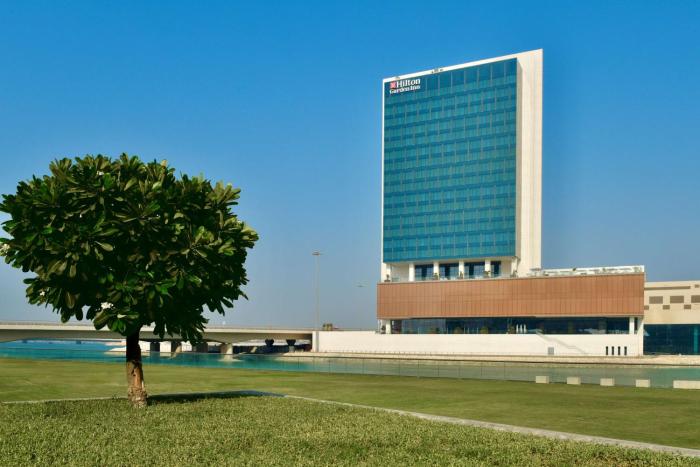 hilton garden inn bahrain bay