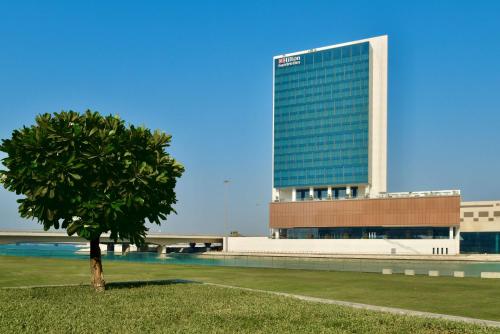 hilton garden inn bahrain bay