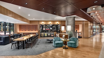the rally hotel at mcgregor square