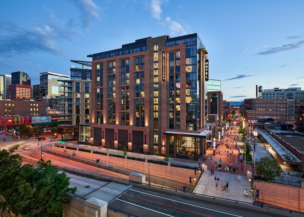 the rally hotel at mcgregor square