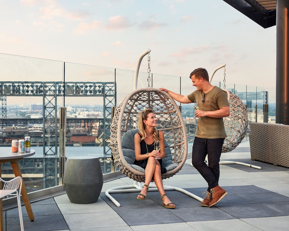 the rally hotel at mcgregor square