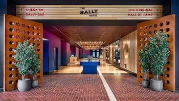 the rally hotel at mcgregor square