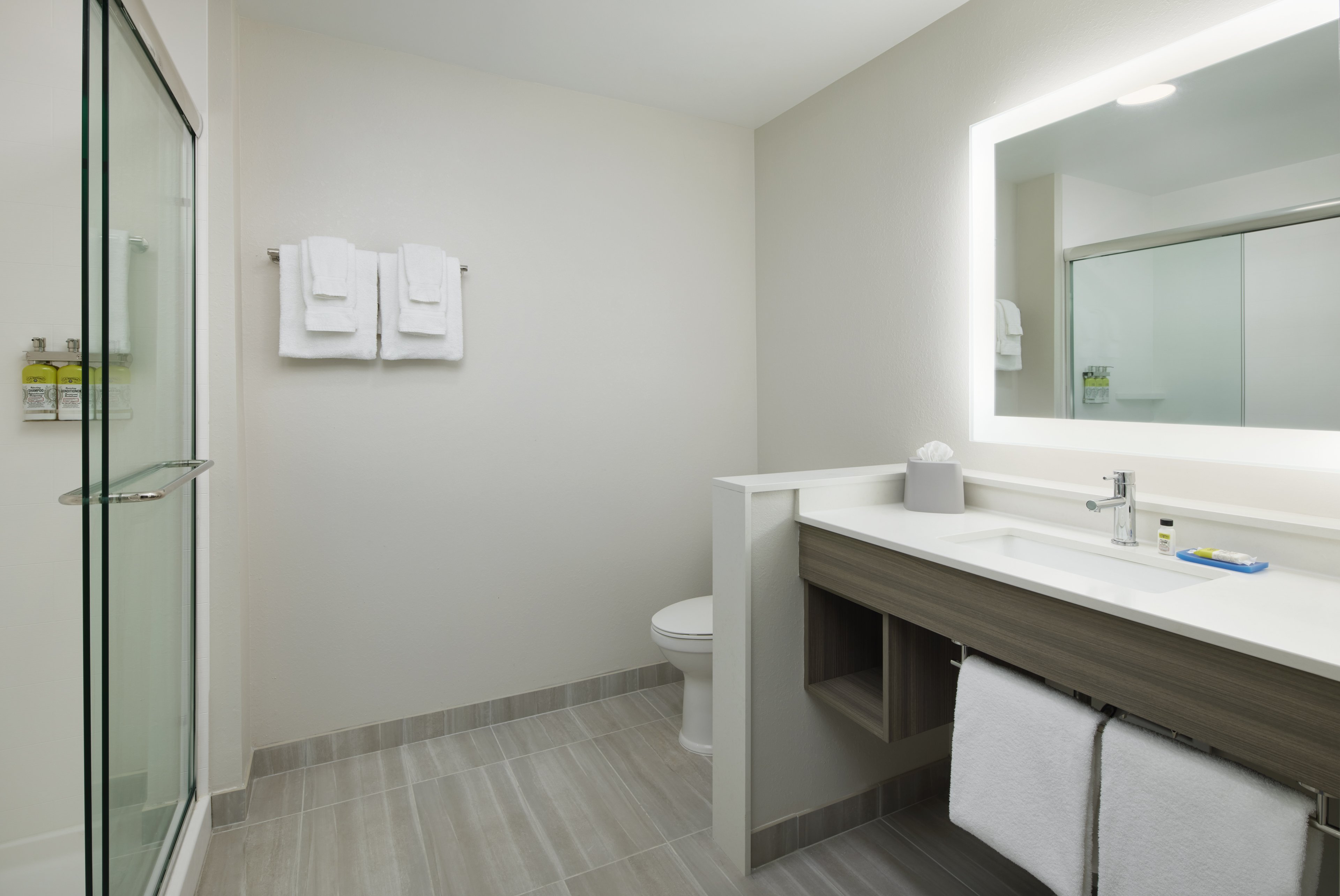 holiday inn express and suites gulf breeze pensacola area