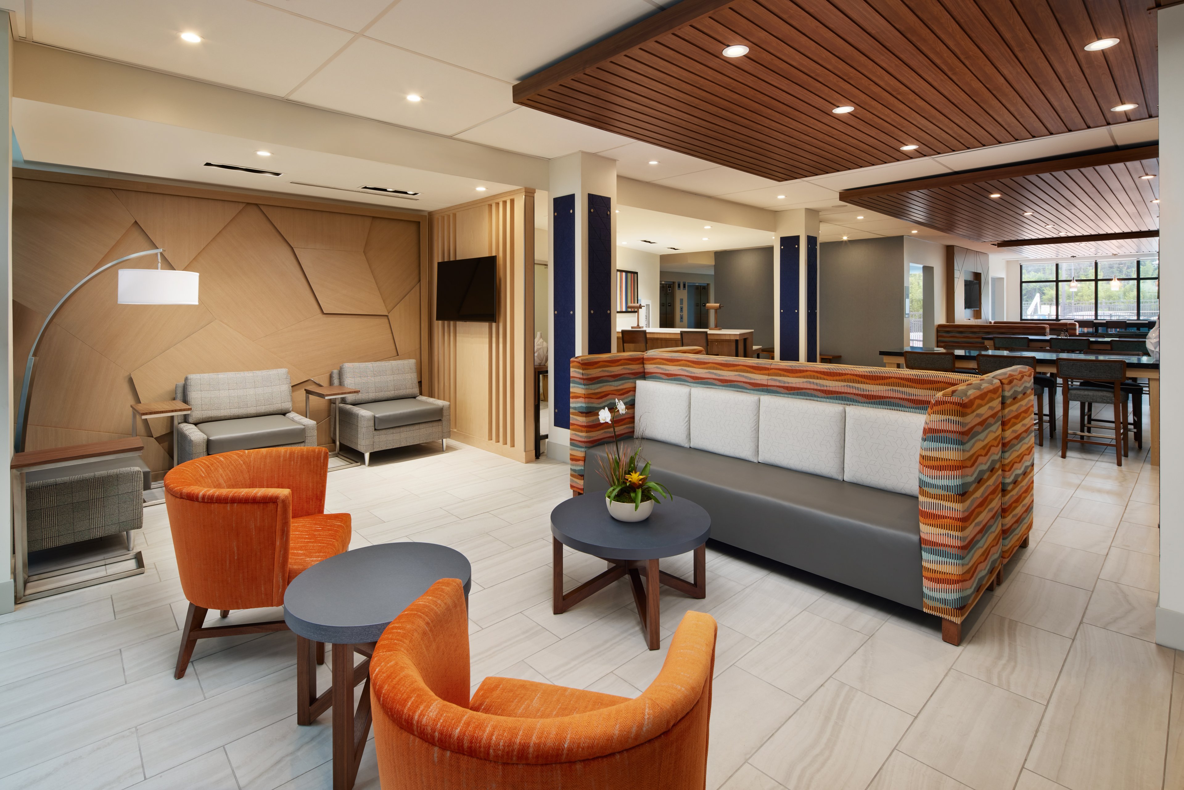 holiday inn express and suites gulf breeze pensacola area