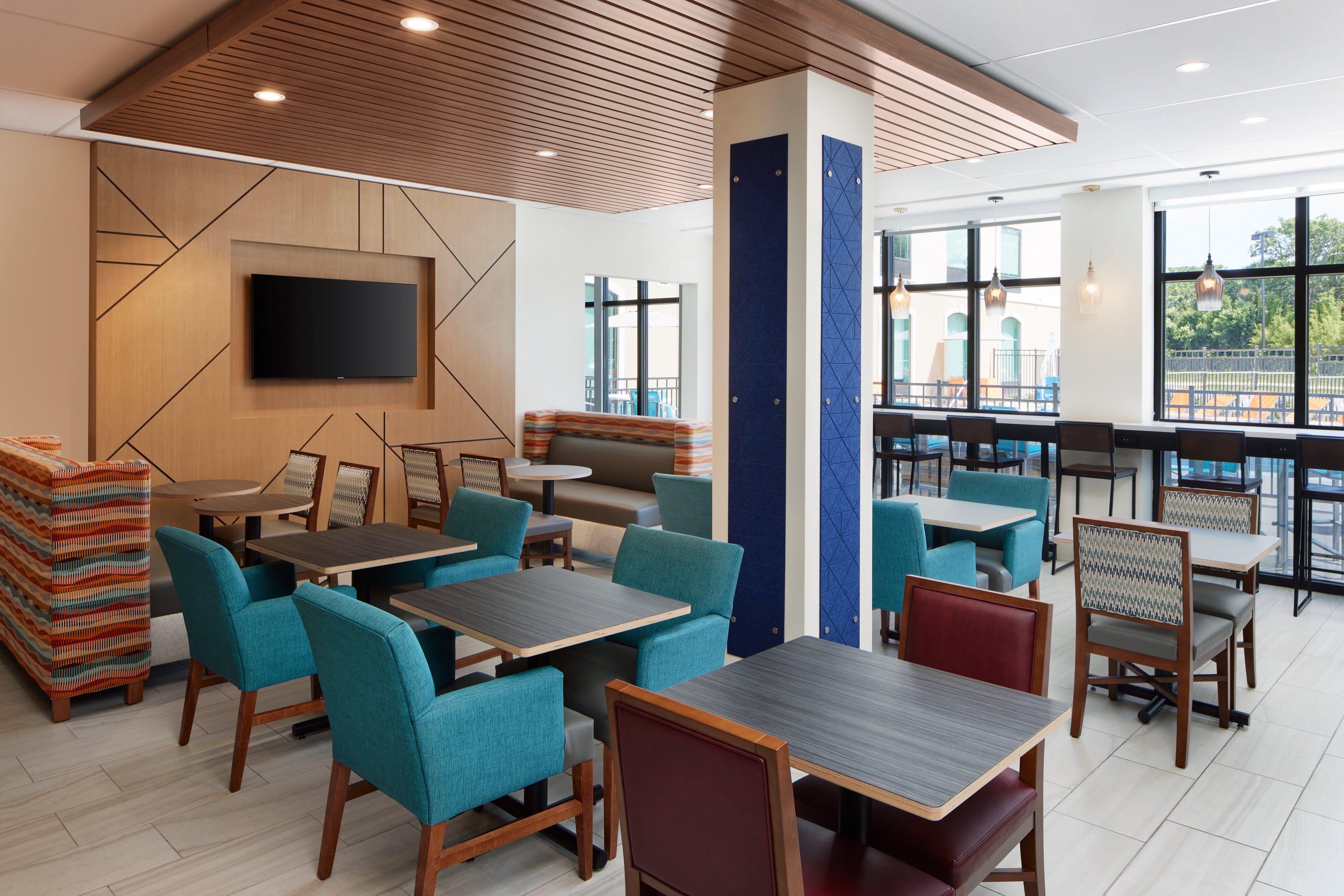 holiday inn express and suites gulf breeze pensacola area
