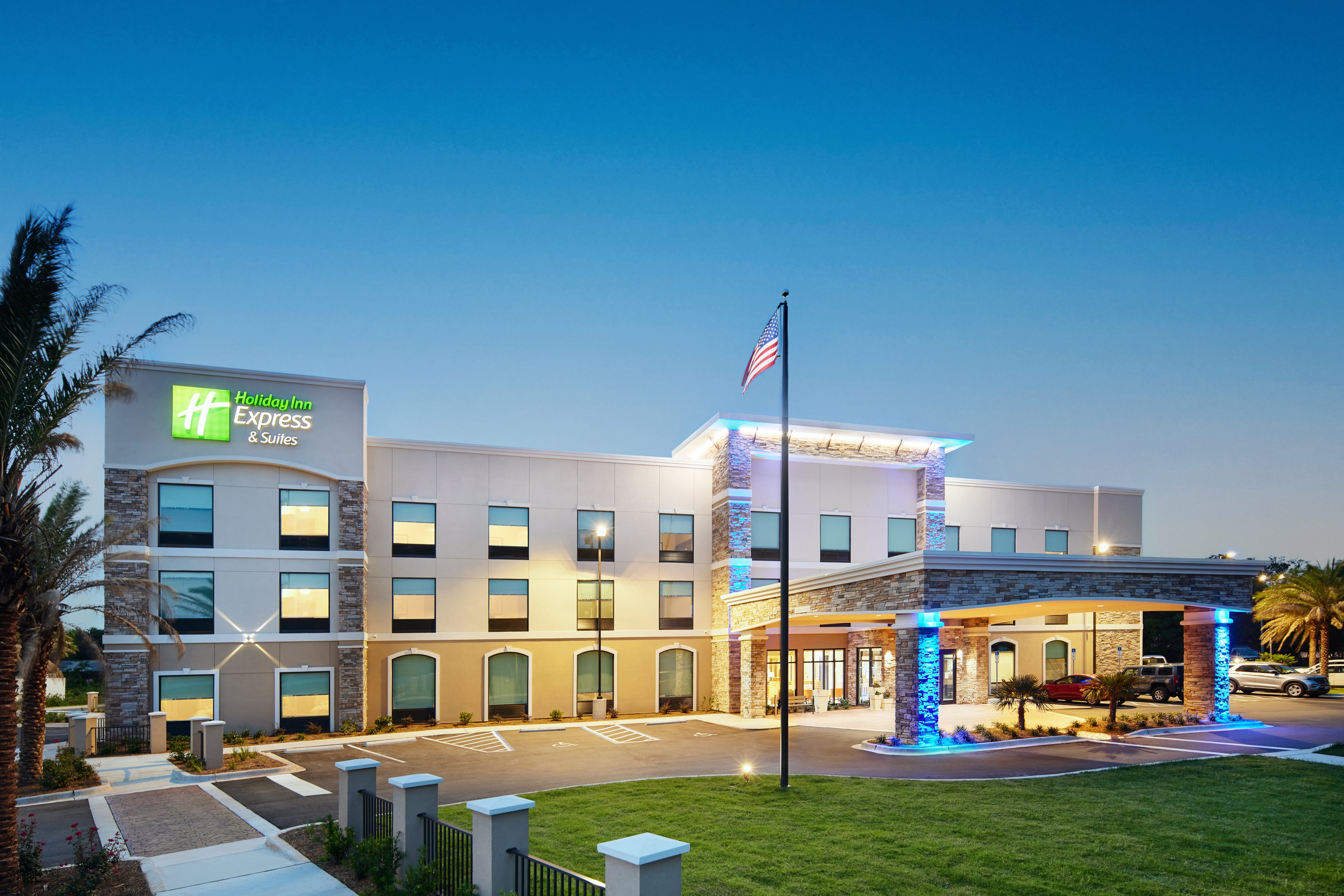 holiday inn express and suites gulf breeze pensacola area