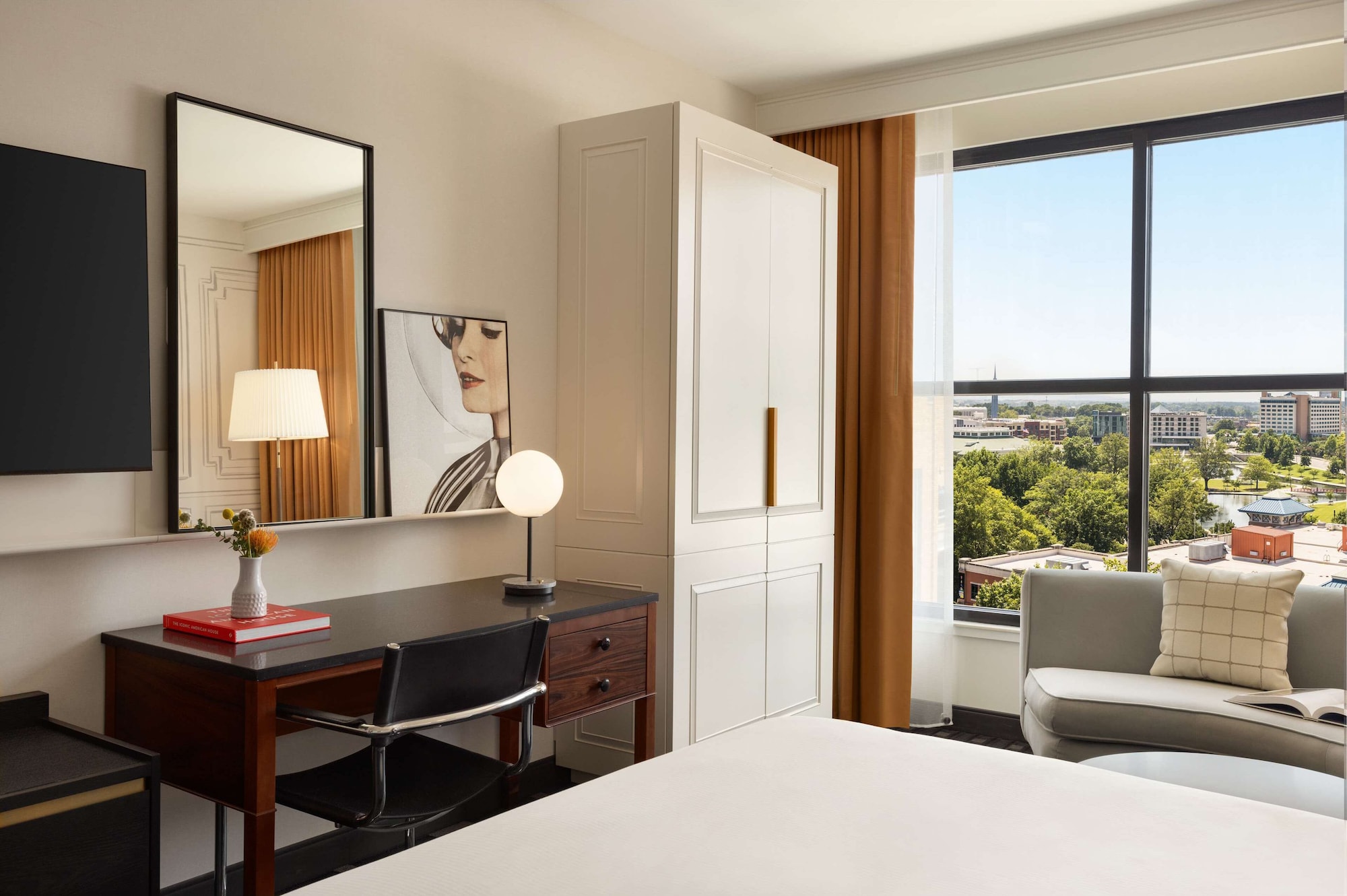 106 jefferson huntsville curio collection by hilton