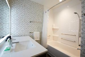 holiday inn louisville downtown an ihg hotel