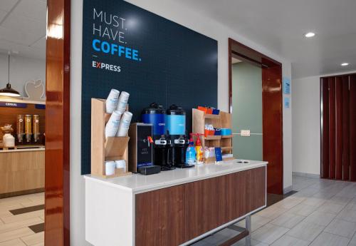 holiday inn express and suites el paso north