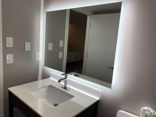 studio 6 rockford il