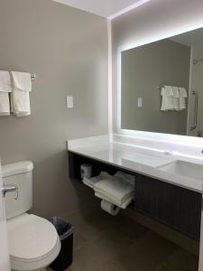 studio 6 rockford il