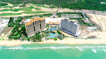 holiday inn resort ho tram beach an ihg hotel