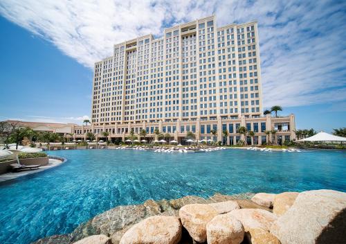 holiday inn resort ho tram beach an ihg hotel