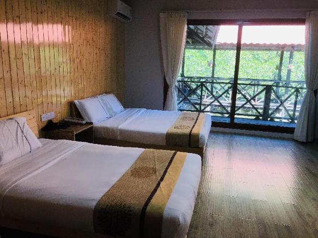 gayang friendly water house homestay