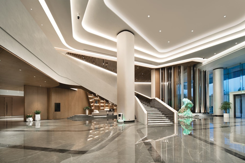 crowne plaza wuhan optics valley an ihg hotel