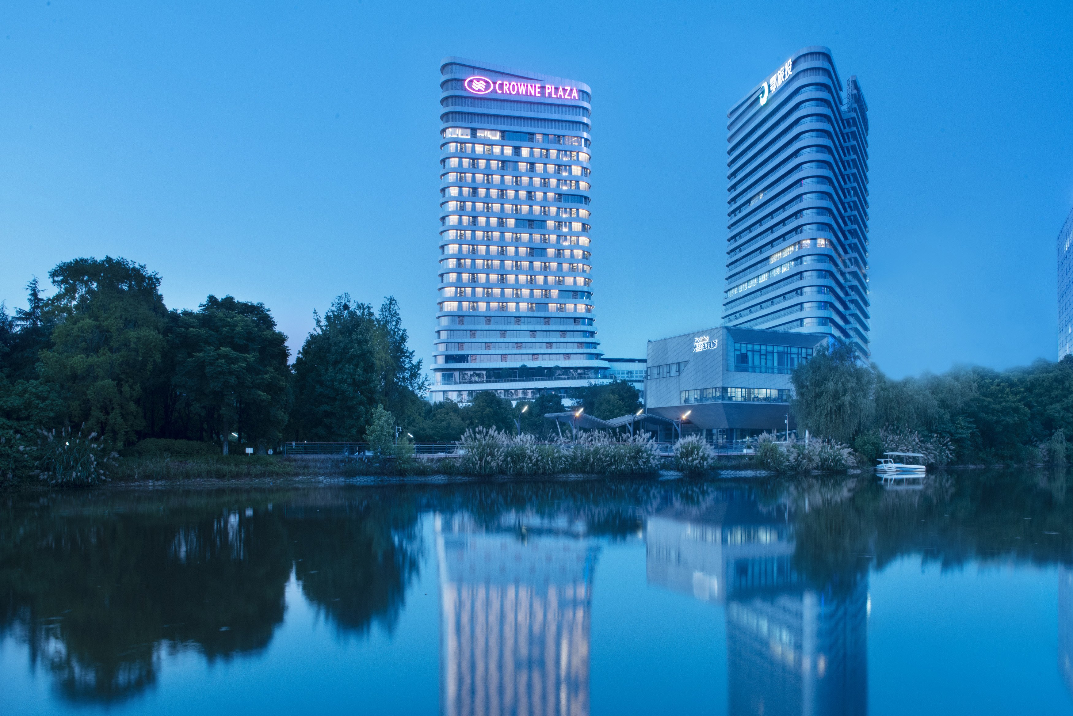 crowne plaza wuhan optics valley an ihg hotel