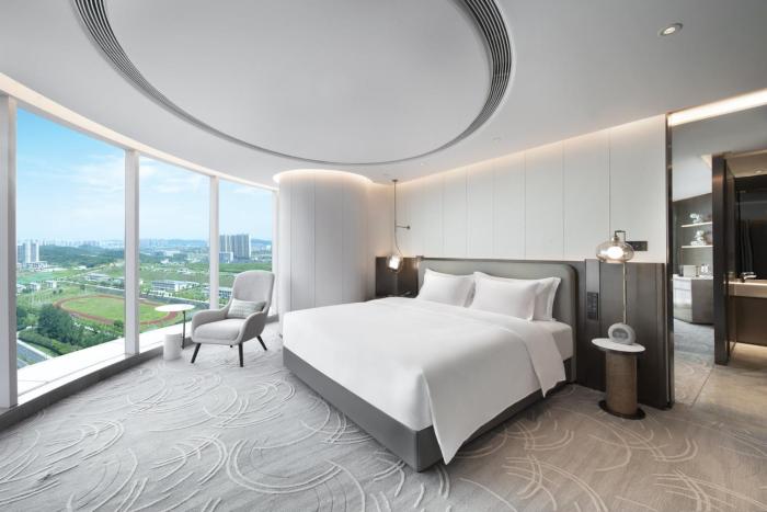 crowne plaza wuhan optics valley an ihg hotel