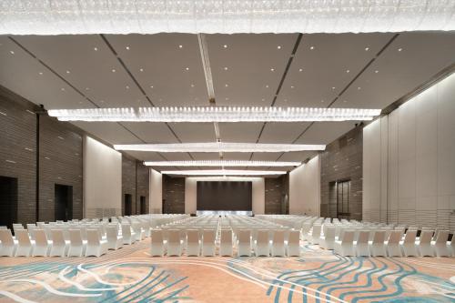 crowne plaza wuhan optics valley an ihg hotel